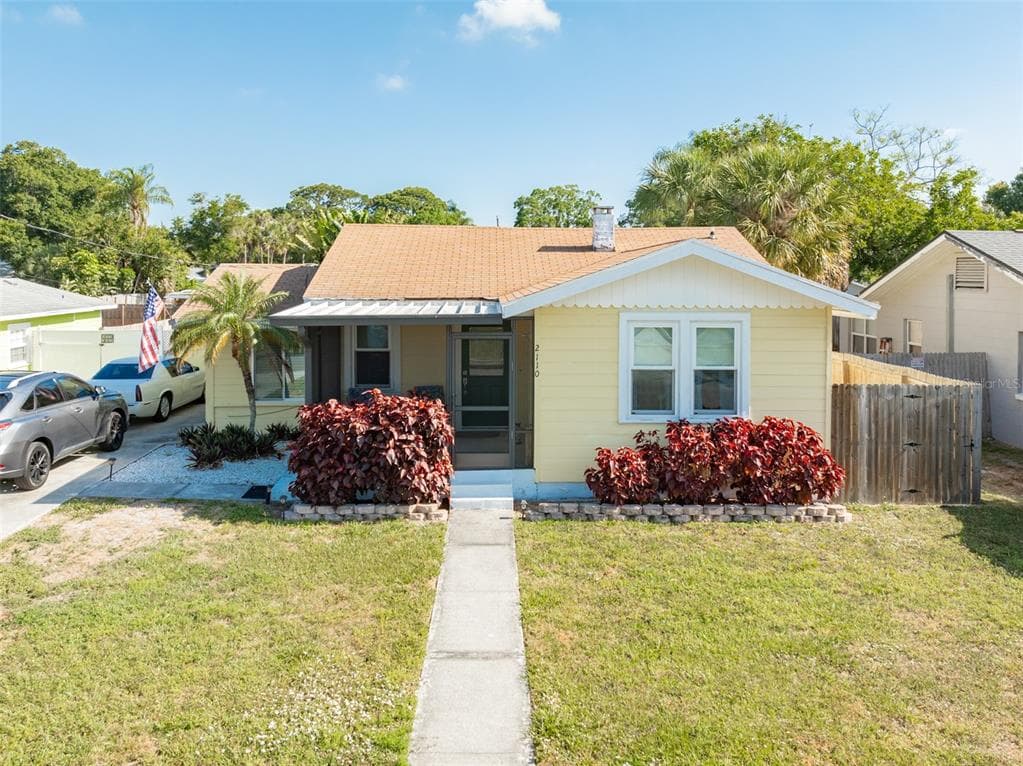 2110 19TH AVENUE W BRADENTON, FL 34205