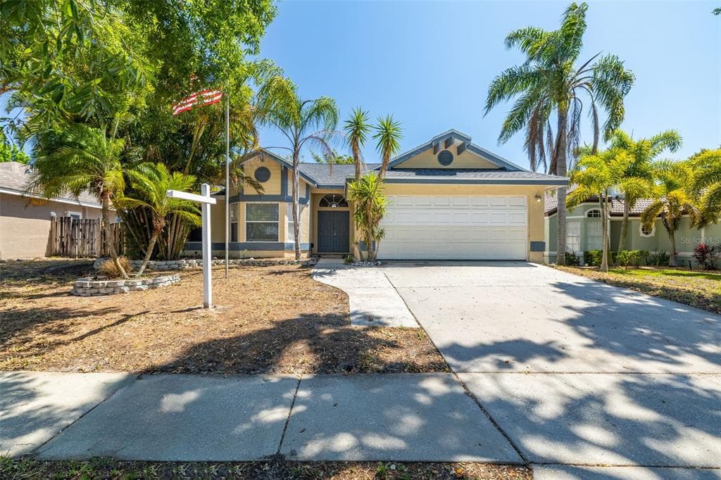 1094 CAPTAINS WAY TARPON SPRINGS, FL 34689