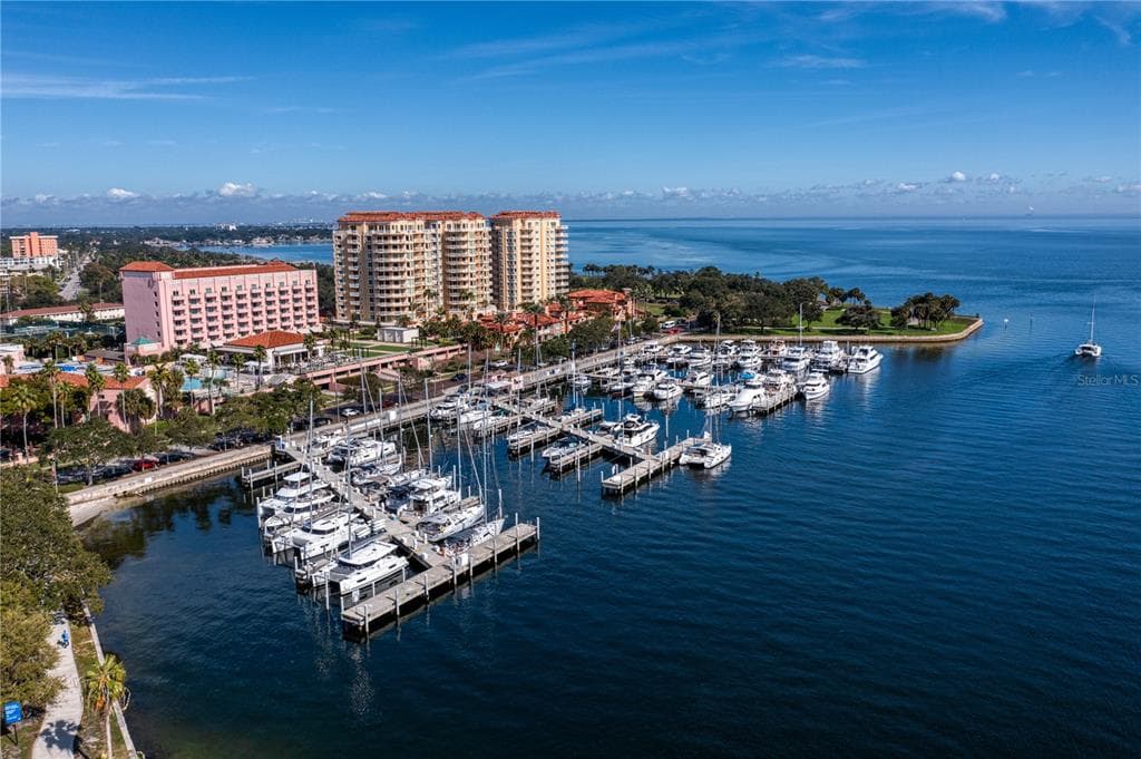 555 5TH AVENUE NE UNIT 524 ST PETERSBURG, FL 33701