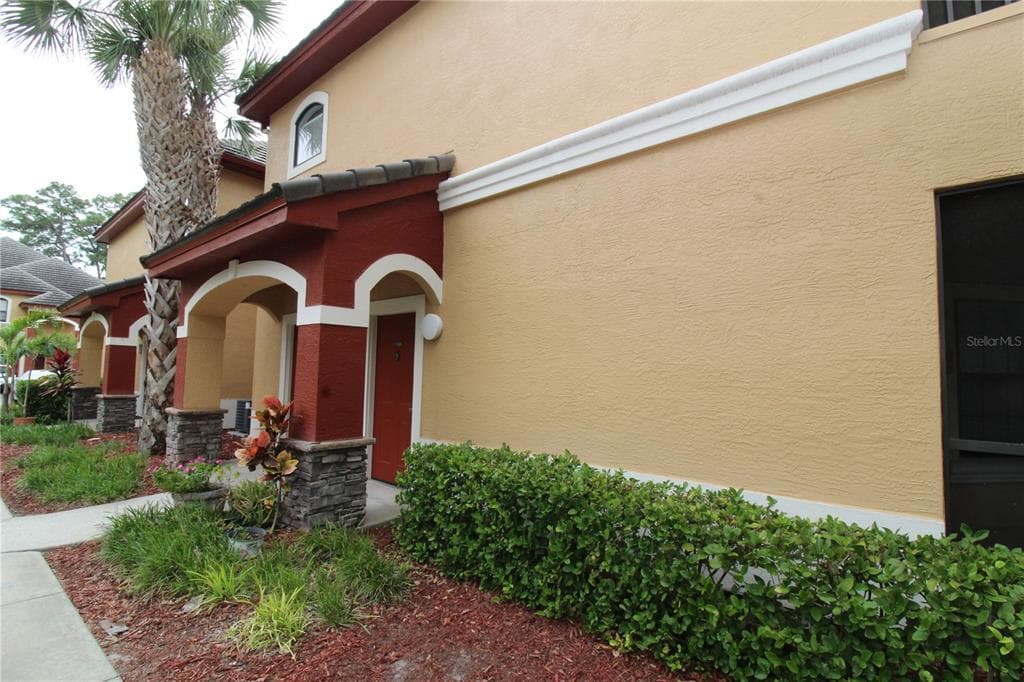 2209 PORTOFINO PLACE UNIT 2525 PALM HARBOR, FL 34683