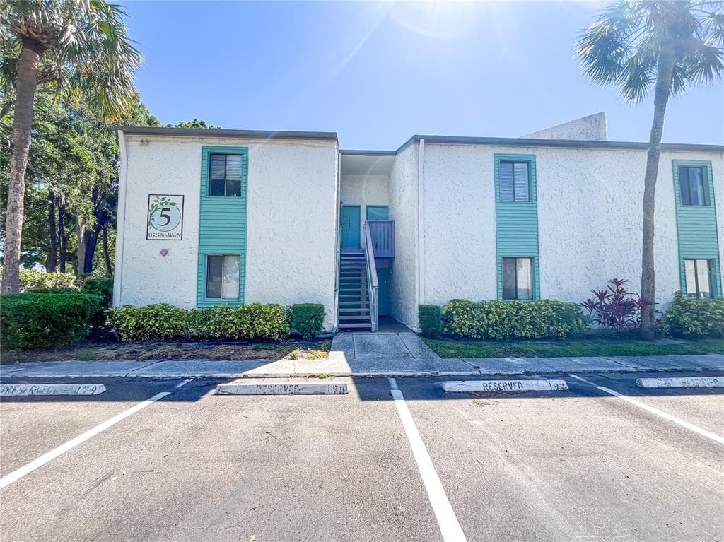 11525 8TH WAY N UNIT 501 ST PETERSBURG, FL 33716