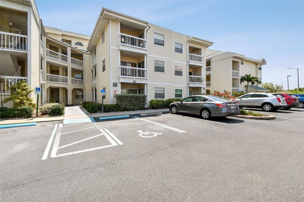 6931 STONES THROW CIRCLE N UNIT 5210 ST PETERSBURG, FL 33710