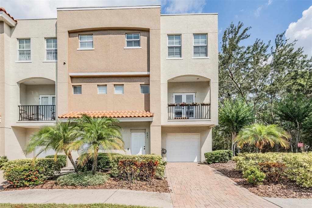 827 100TH AVENUE N ST PETERSBURG, FL 33702