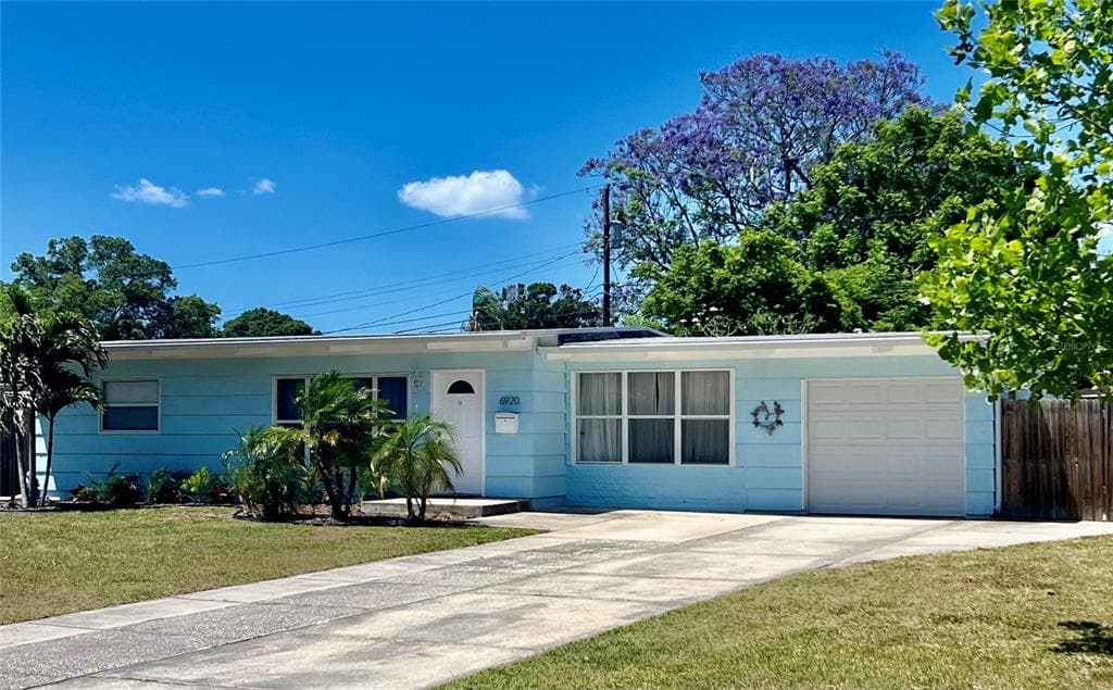 6920 MEADOWLAWN DRIVE N ST PETERSBURG, FL 33702
