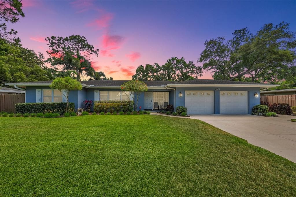 2604 FOREST PARKWAY N LARGO, FL 33771