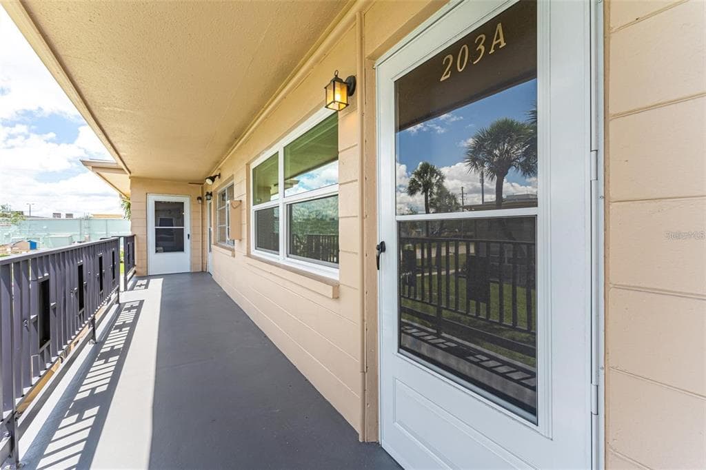 200 36TH AVENUE N UNIT 203A ST PETERSBURG, FL 33704