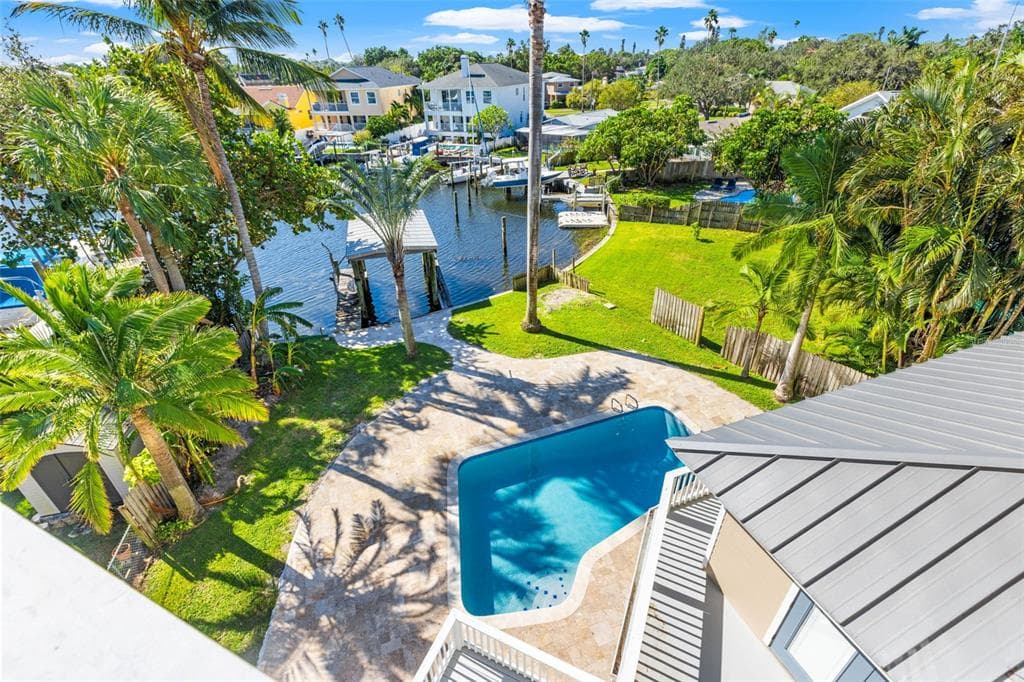 1902 ARROWHEAD DRIVE NE ST PETERSBURG, FL 33703