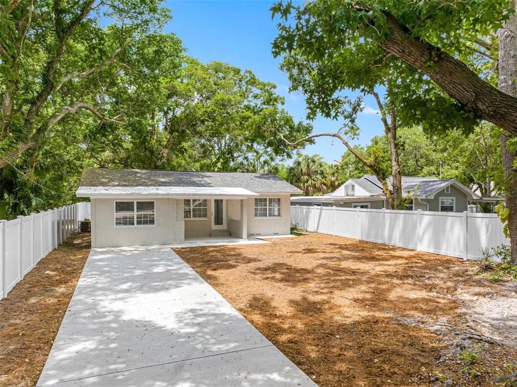 1734 N BETTY LANE CLEARWATER, FL 33755