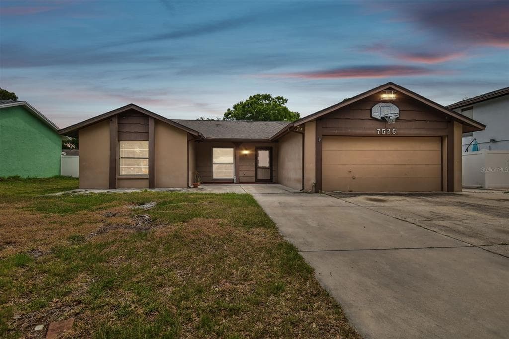 7526 TWELVE OAKS BOULEVARD TAMPA, FL 33634