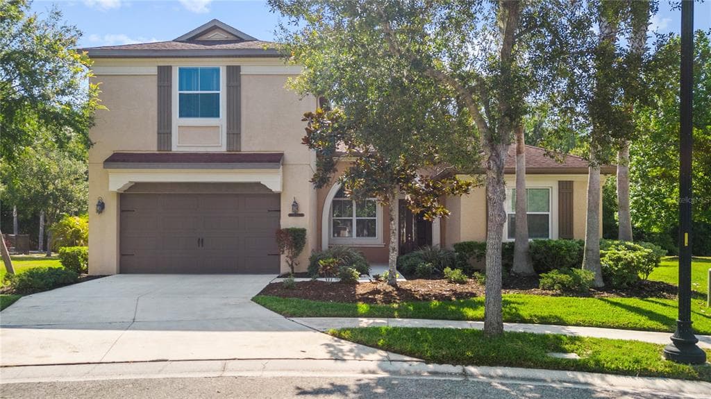 8003 HAMPTON GLEN DR TAMPA, FL 33647