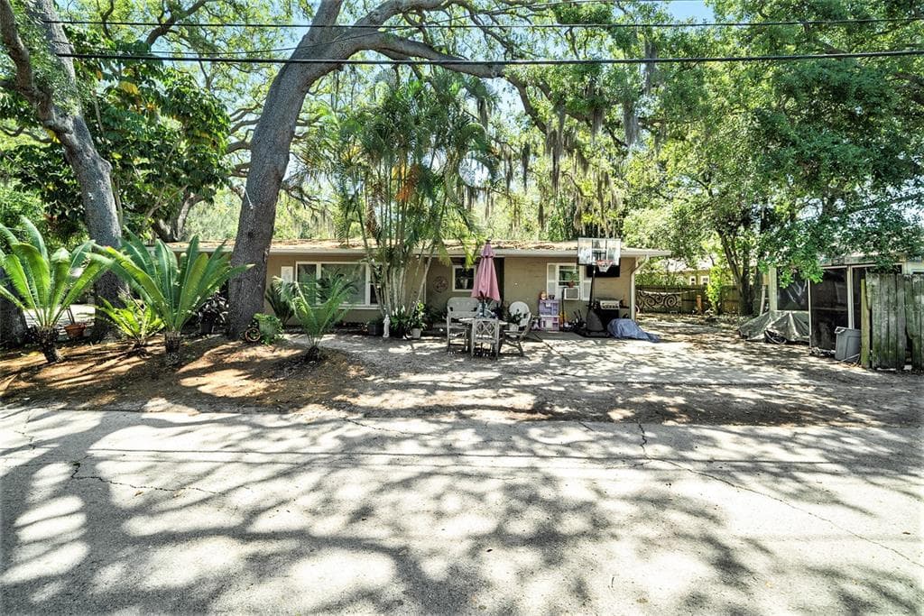 623 15TH AVENUE NW LARGO, FL 33770