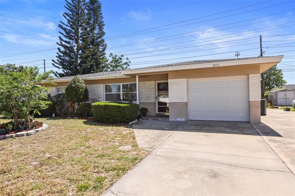 1979 E SKYLINE DRIVE CLEARWATER, FL 33763
