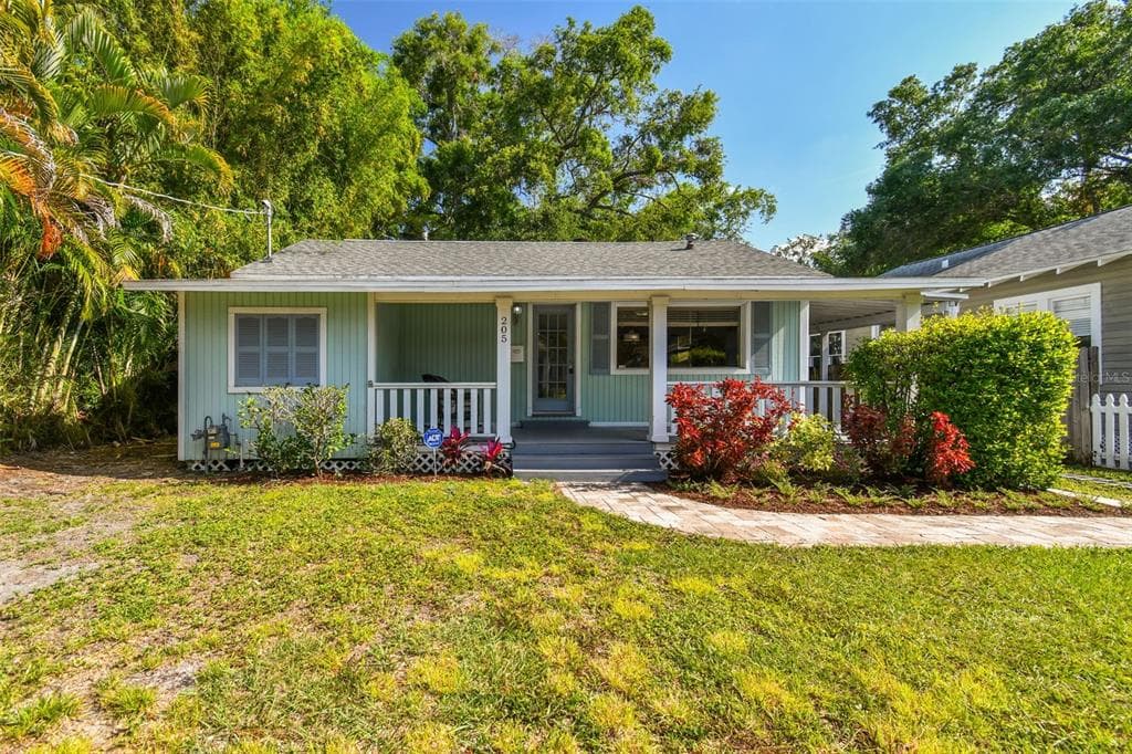 205 W CAYUGA STREET TAMPA, FL 33603
