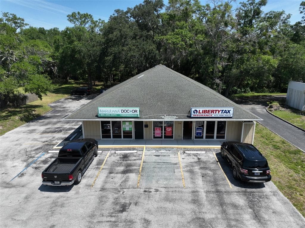 114 W BLOOMINGDALE AVENUE BRANDON, FL 33511