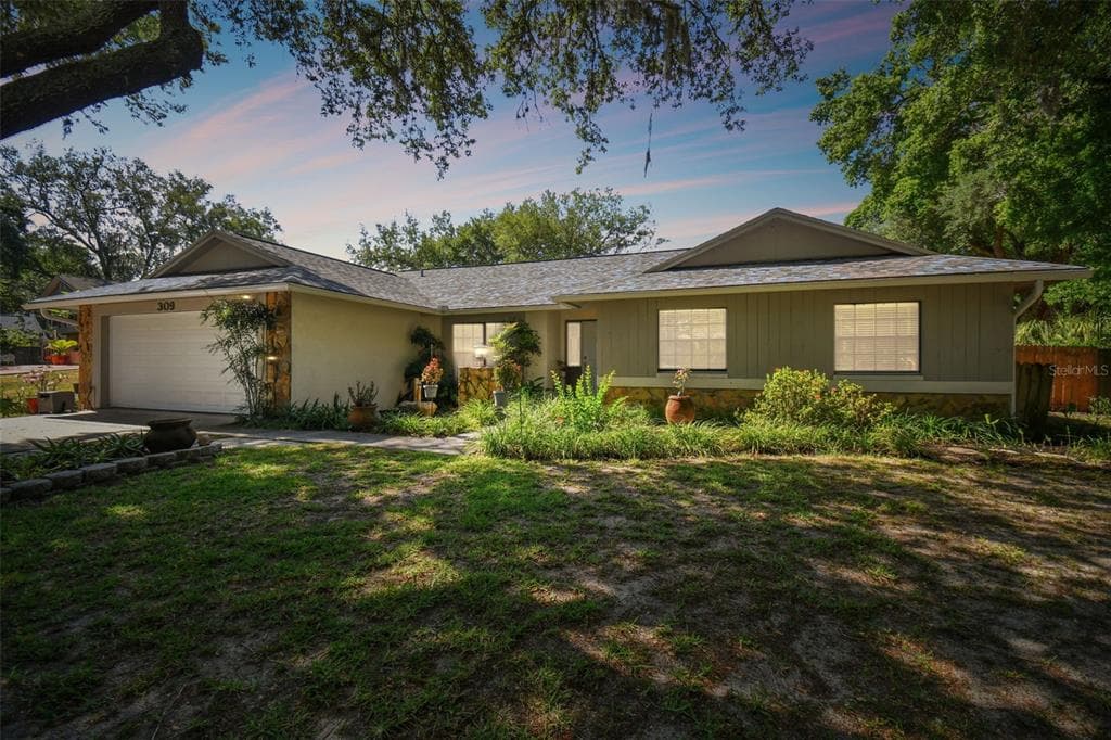 309 BRYAN OAK AVENUE