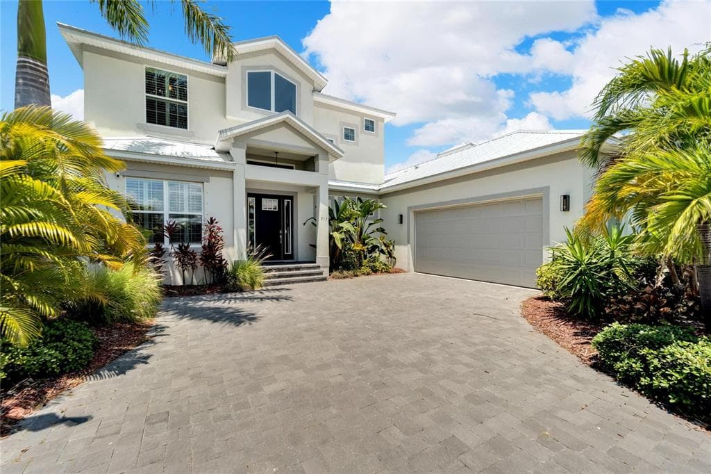 717 PINCKNEY DRIVE APOLLO BEACH, FL 33572