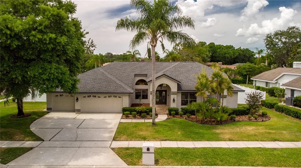 17302 CARRIAGE WAY