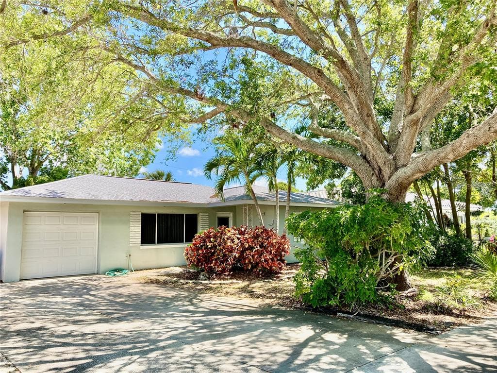 280 41ST AVENUE ST PETE BEACH, FL 33706