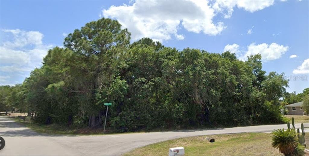 18595 JAY AVENUE PORT CHARLOTTE, FL 33948