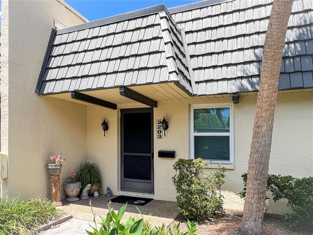 2203 CORDOVA GREEN SEMINOLE, FL 33777