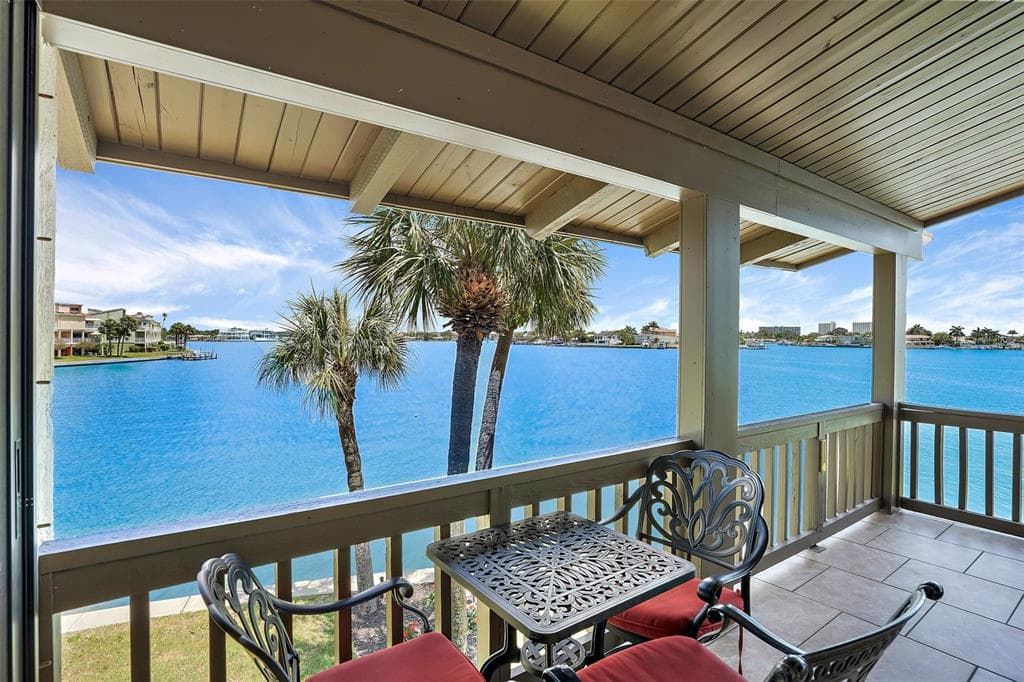 532 PLAZA SEVILLE COURT UNIT 58 TREASURE ISLAND, FL 33706