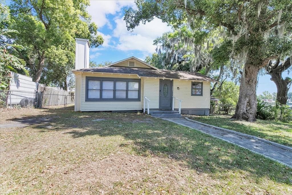 1027 W LIME STREET LAKELAND, FL 33815