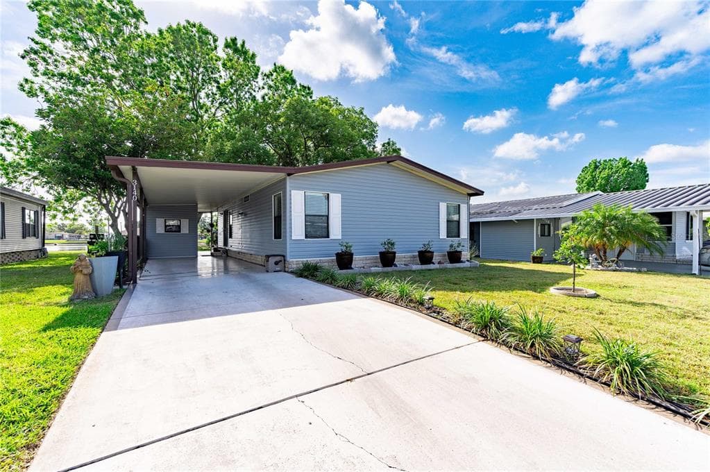 3140 HIDDEN LAKE