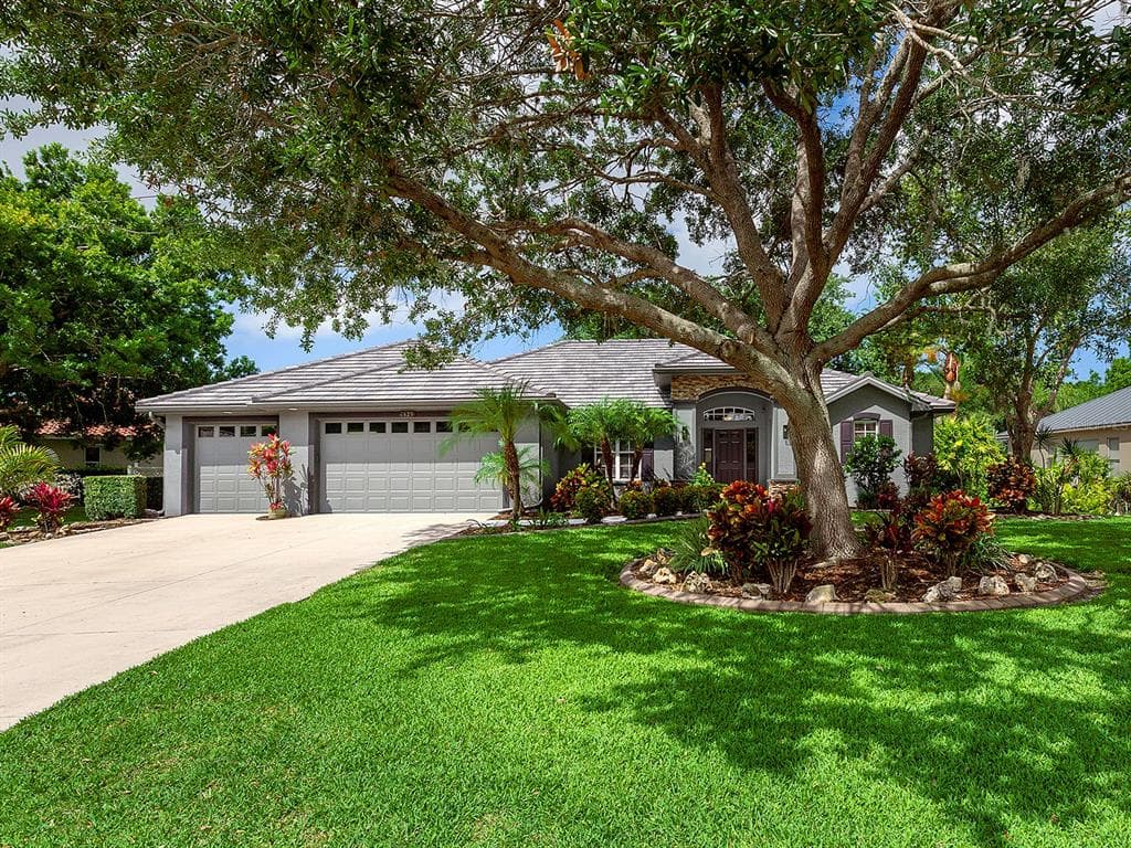 1629 LANDFALL DR NOKOMIS, FL 34275