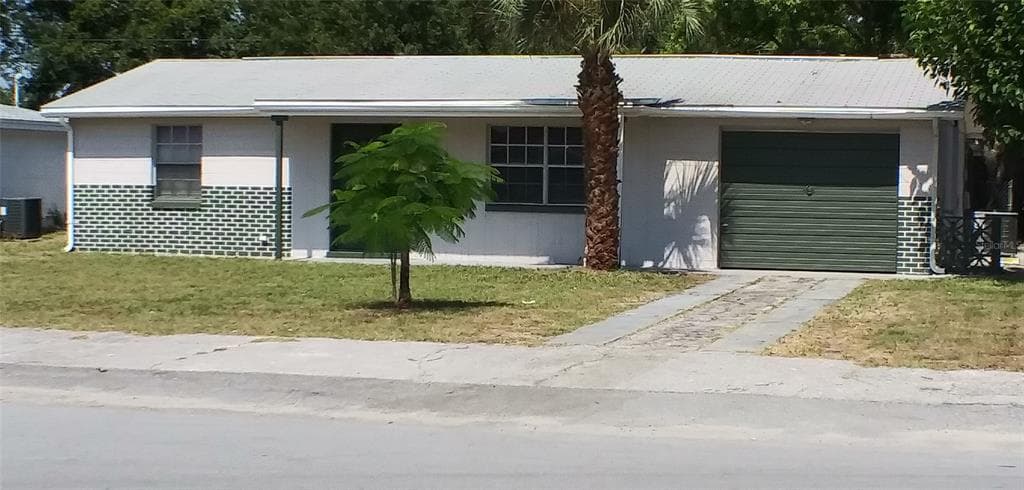 2405 GRANDIN STREET HOLIDAY, FL 34690