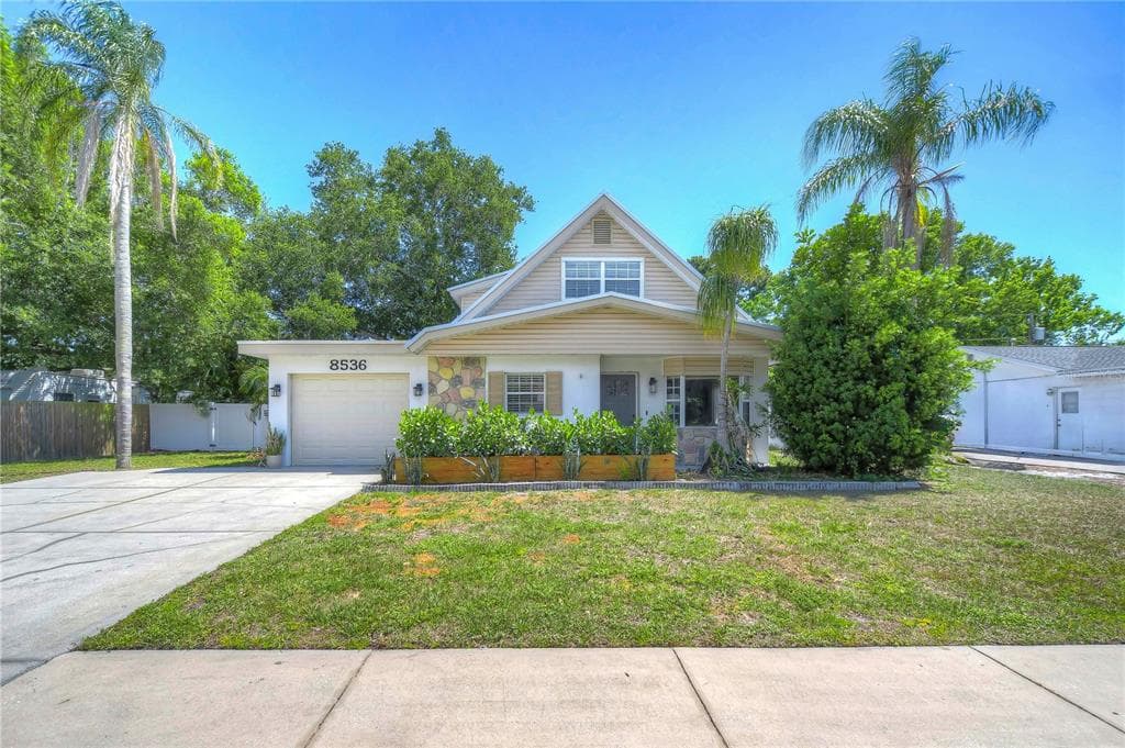 8536 MAGNOLIA DRIVE SEMINOLE, FL 33777
