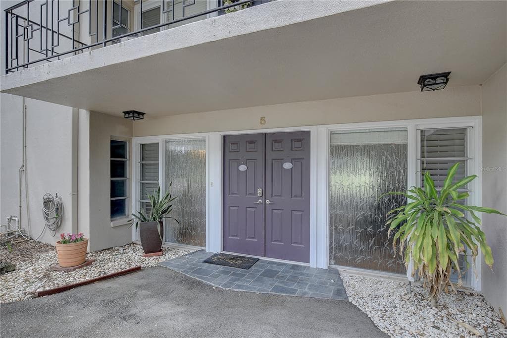 5 COUNTRY CLUB DRIVE UNIT 5 LARGO, FL 33771
