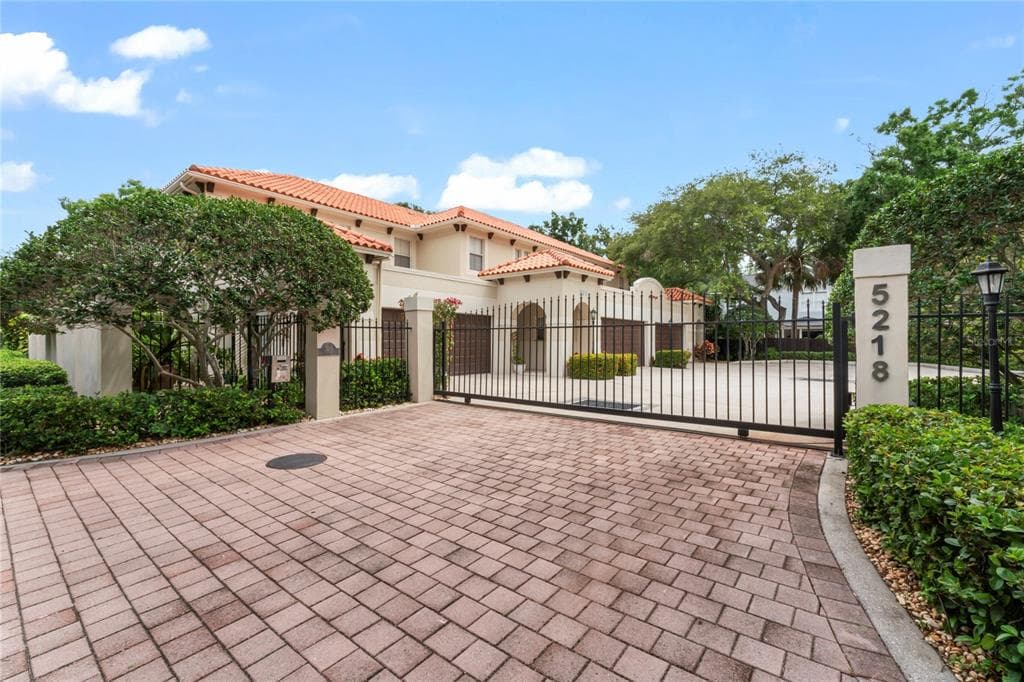 5218 BAYSHORE BOULEVARD UNIT 3 TAMPA, FL 33611