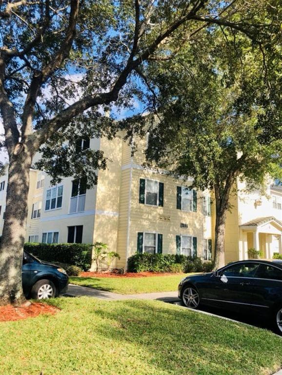 18319 BRIDLE CLUB DRIVE UNIT 18319 TAMPA, FL 33647