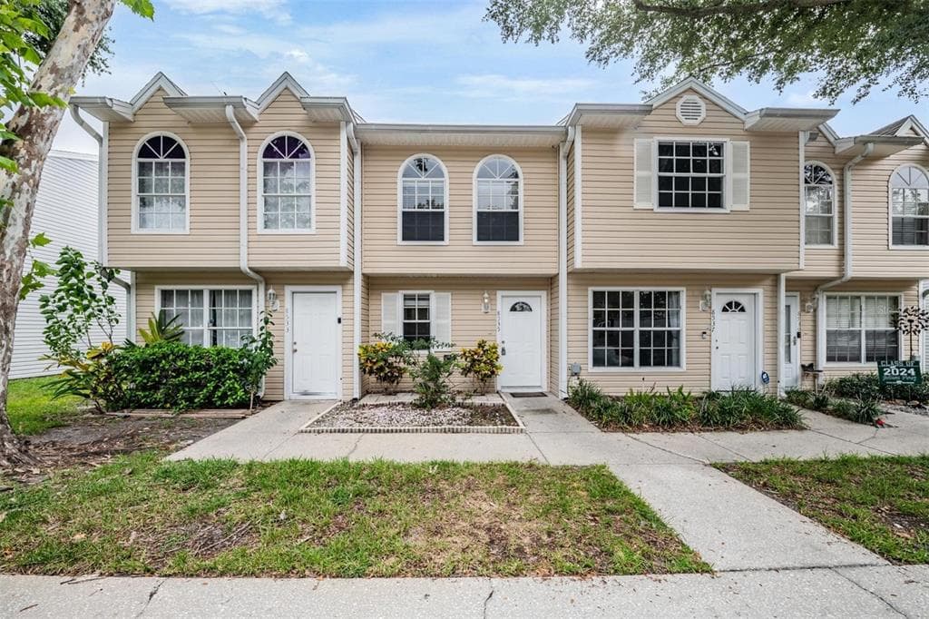8535 J R MANOR DRIVE TAMPA, FL 33634