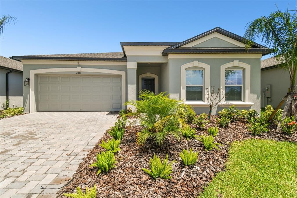 4833 FOXGLOVE CIRCLE LAKELAND, FL 33811
