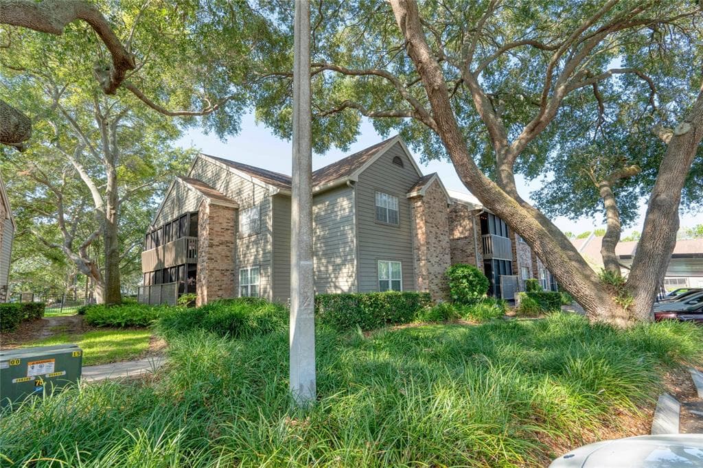 2500 WINDING CREEK BOULEVARD UNIT B202 CLEARWATER, FL 33761