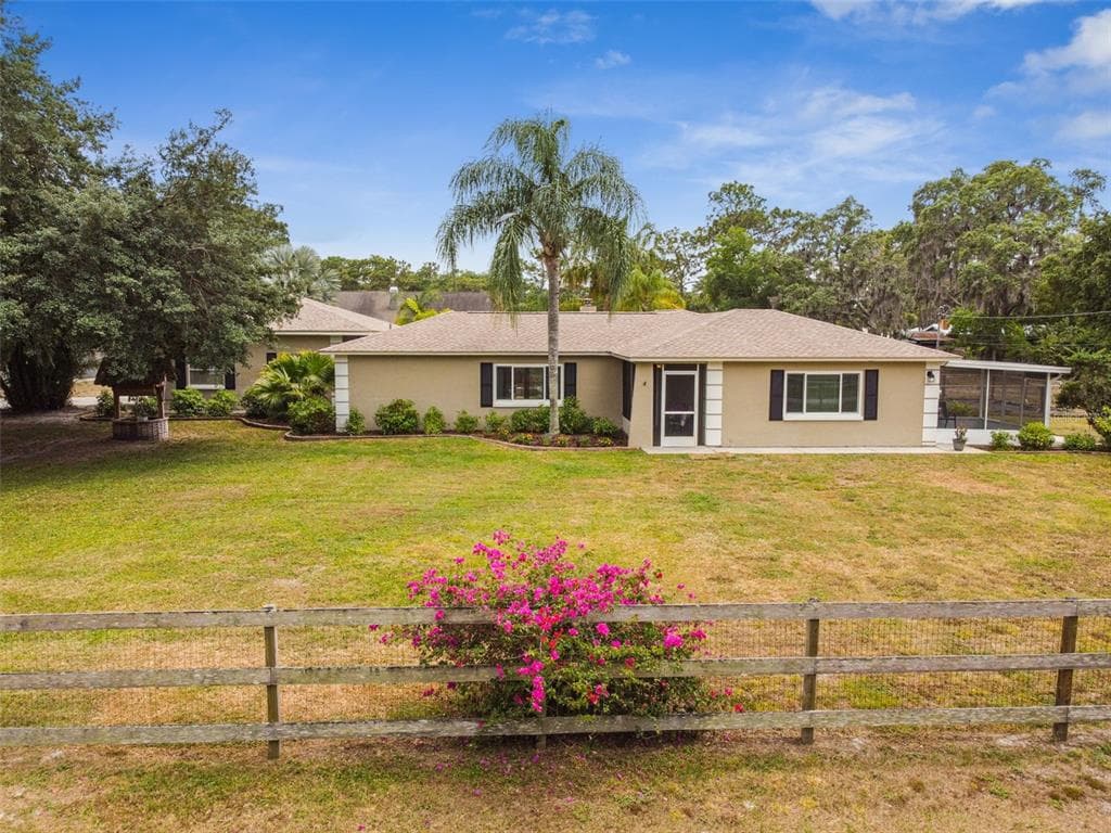 17644 DOGWOOD DRIVE LUTZ, FL 33558