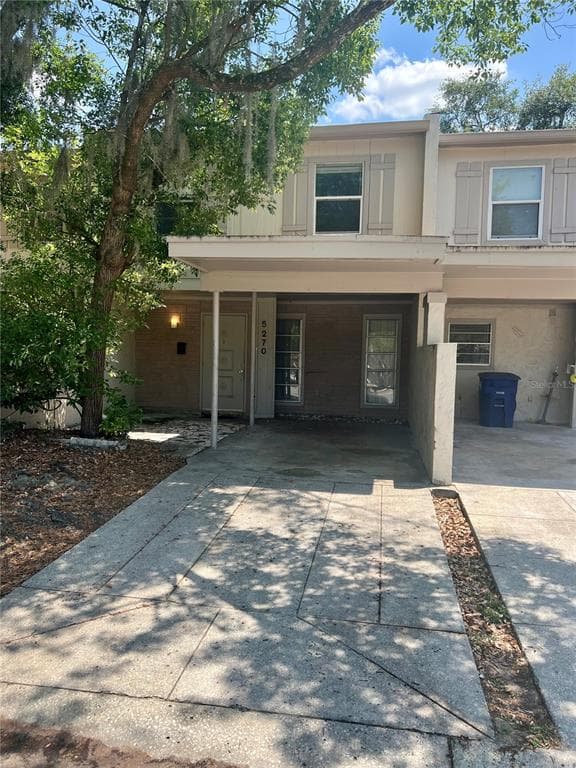 5270 TENNIS COURT CIRCLE TAMPA, FL 33617