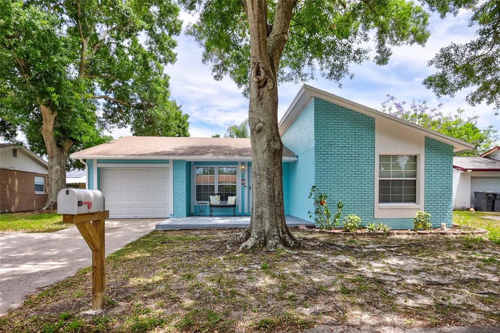 6705 WILLOW SPRING COURT TAMPA, FL 33615