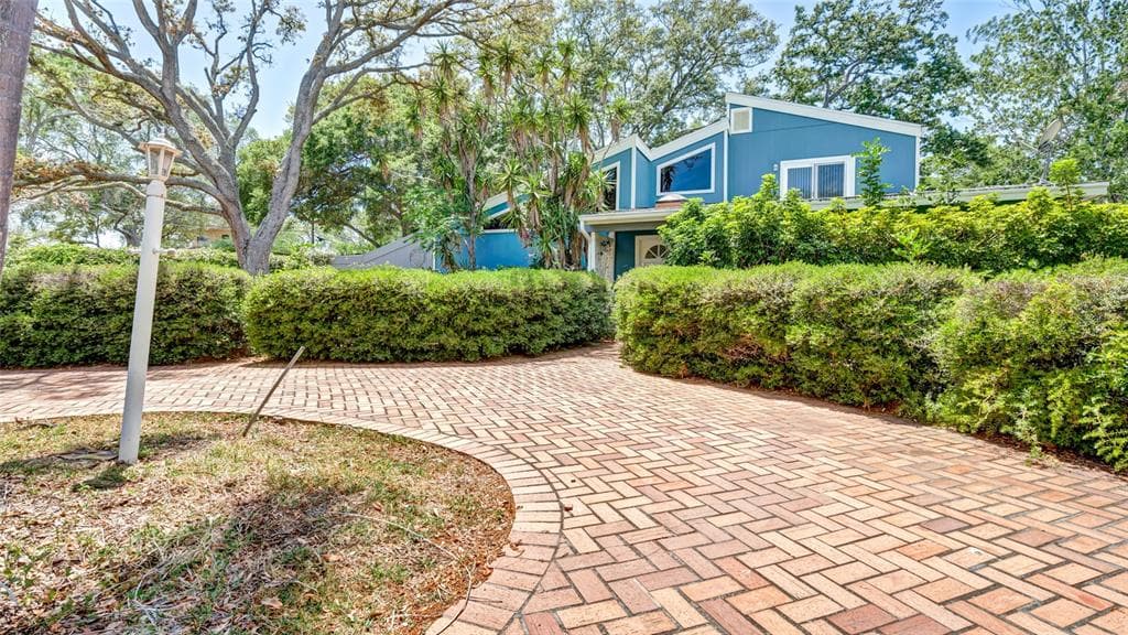10288 NINA STREET SEMINOLE, FL 33778