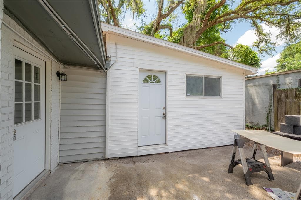 4703 E YUKON STREET UNIT B TAMPA, FL 33617