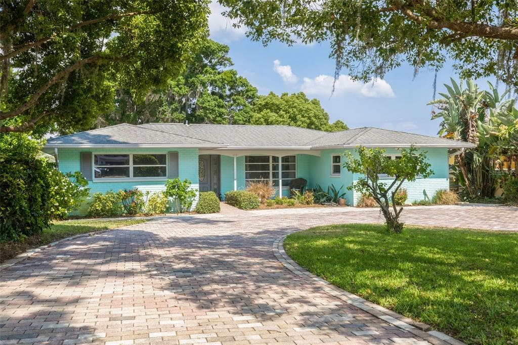 612 BAYSHORE DRIVE TARPON SPRINGS, FL 34689