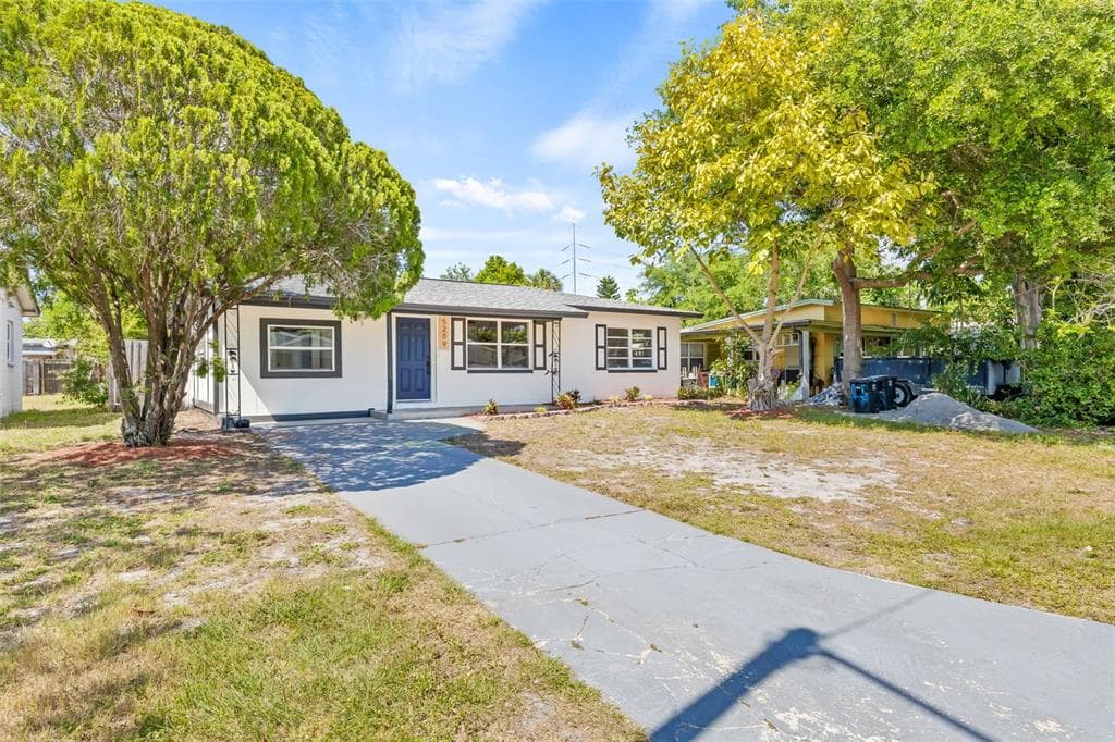 5209 12TH AVE S GULFPORT, FL 33707