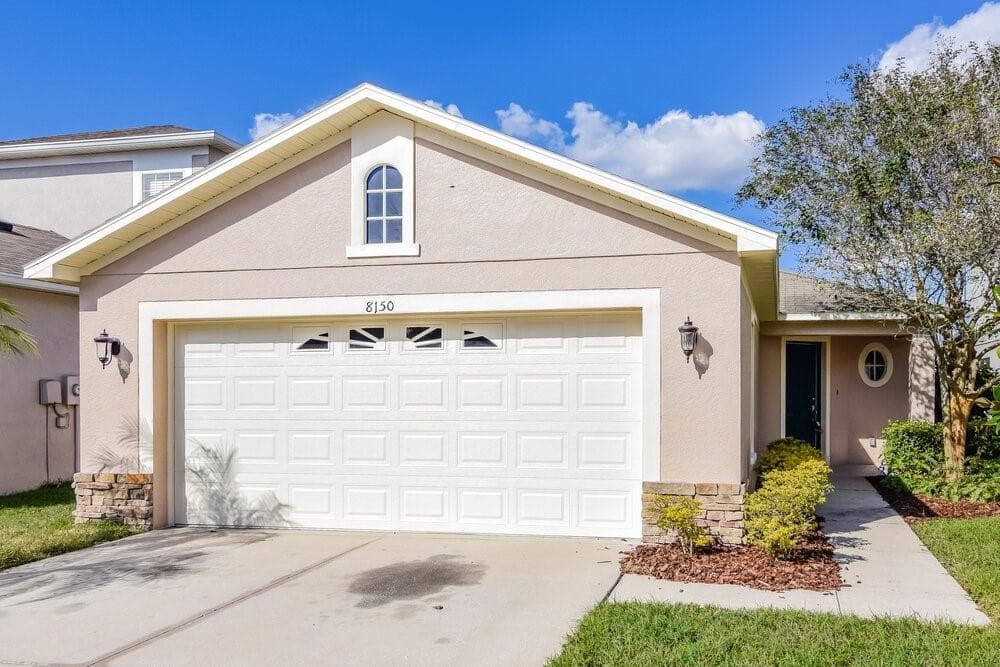 8150 CANTERBURY LAKE BOULEVARD TAMPA, FL 33619