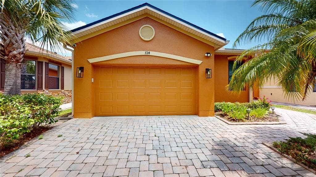 724 GRAND CANAL DRIVE POINCIANA, FL 34759