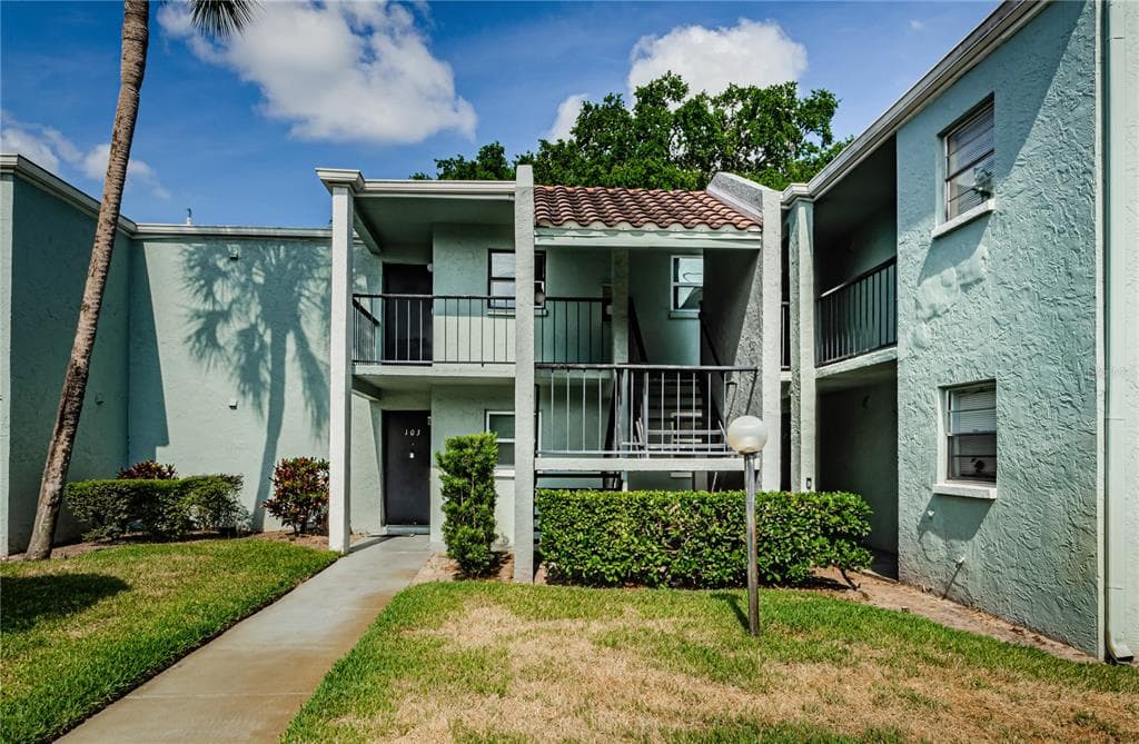 2874 SOMERSET PARK DRIVE UNIT 203 TAMPA, FL 33613