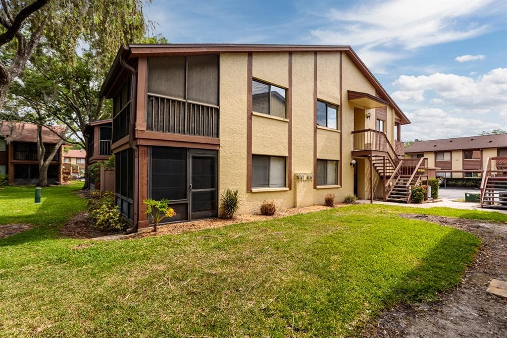 2364 NEWBURG LANE UNIT C SAFETY HARBOR, FL 34695