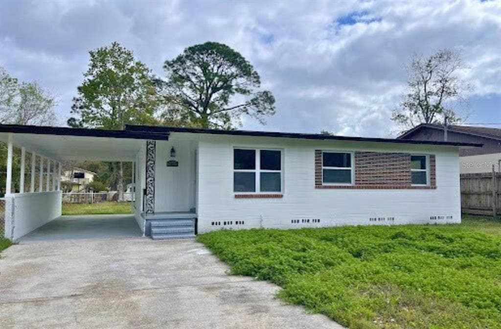 5627 MINOSA CIRCLE W JACKSONVILLE, FL 32209