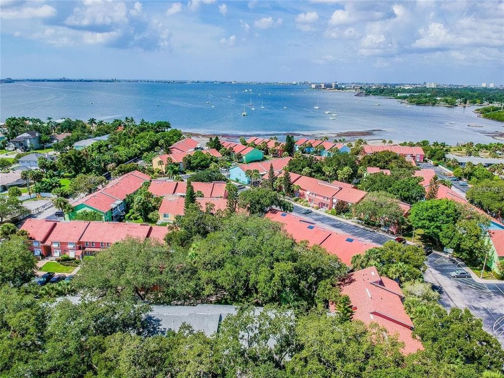 3795 41ST LANE S UNIT F ST PETERSBURG, FL 33711