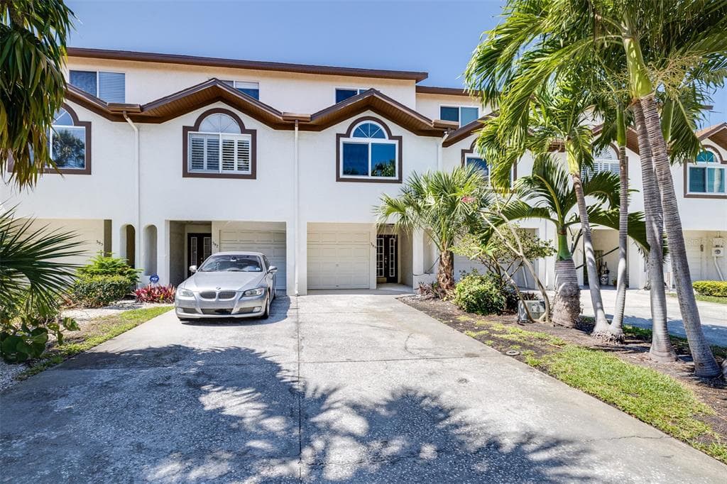 399 MADEIRA CIRCLE ST PETERSBURG, FL 33715
